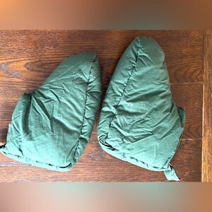 Down filled door booties for men or women. Size 9